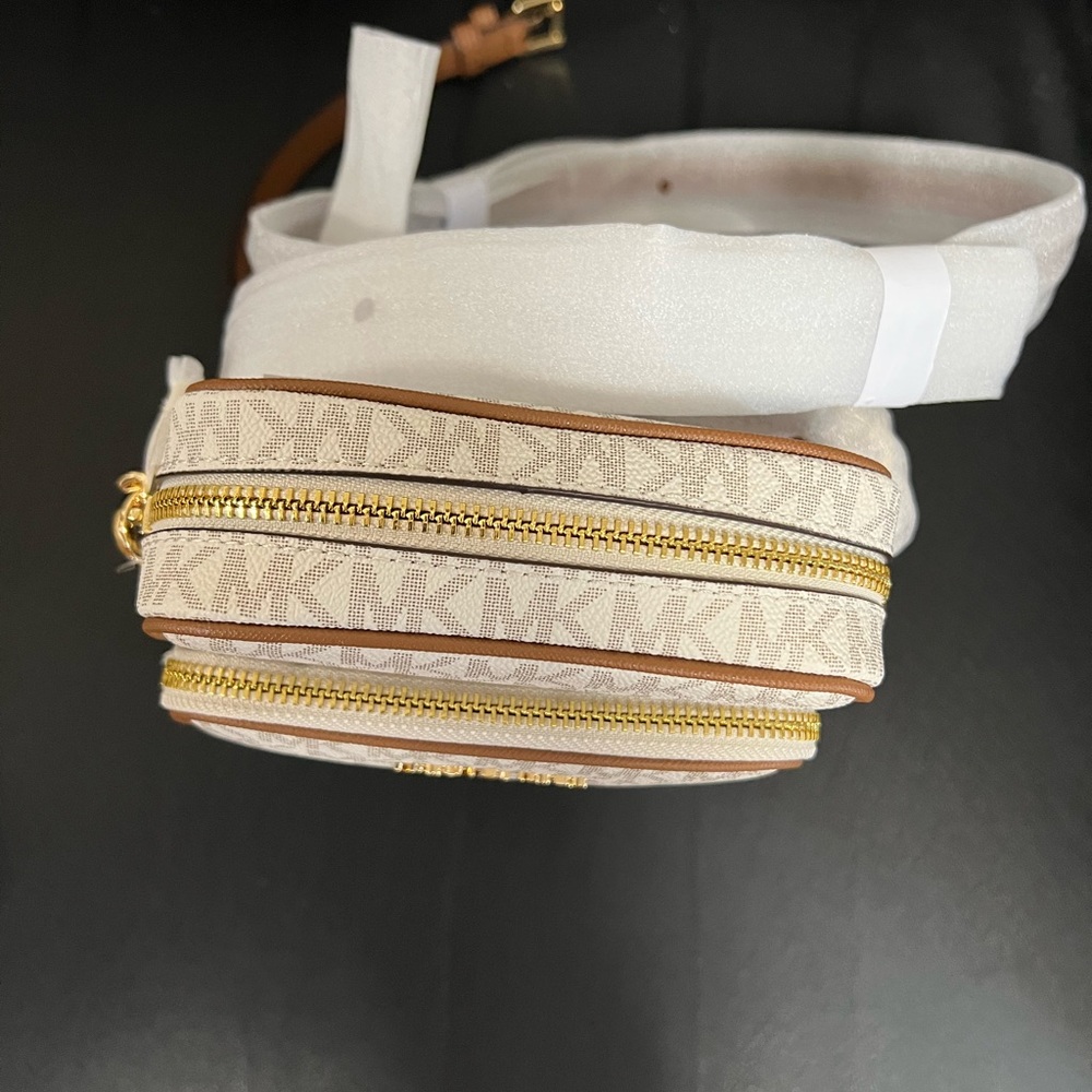 New MK Crossbody - Picture 4 of 8